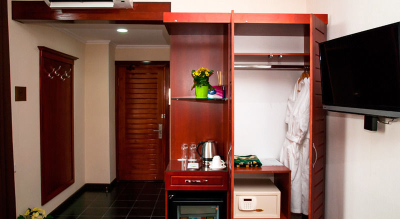 Green City Hotel Bişkek Dış mekan fotoğraf