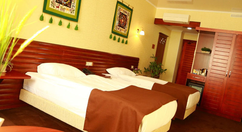 Green City Hotel Bişkek Dış mekan fotoğraf