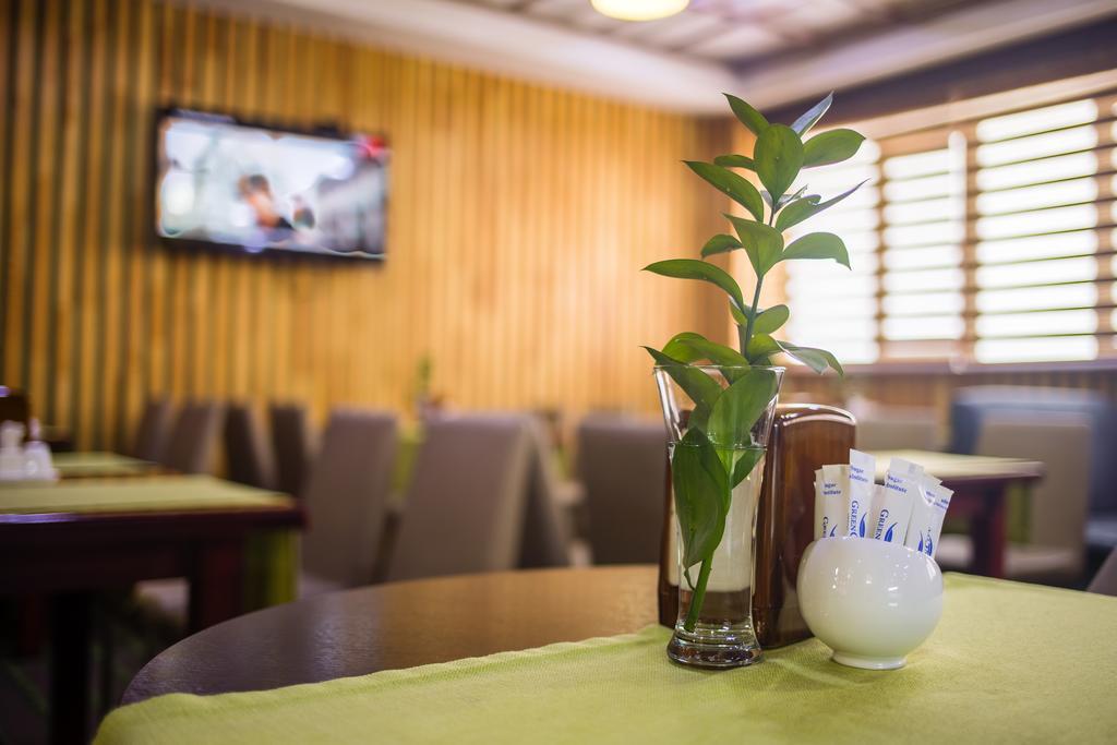 Green City Hotel Bişkek Dış mekan fotoğraf