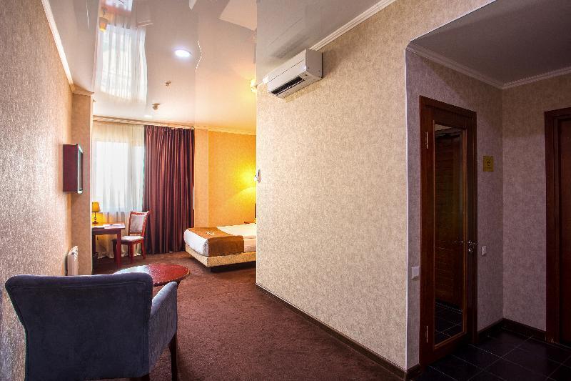 Green City Hotel Bişkek Dış mekan fotoğraf