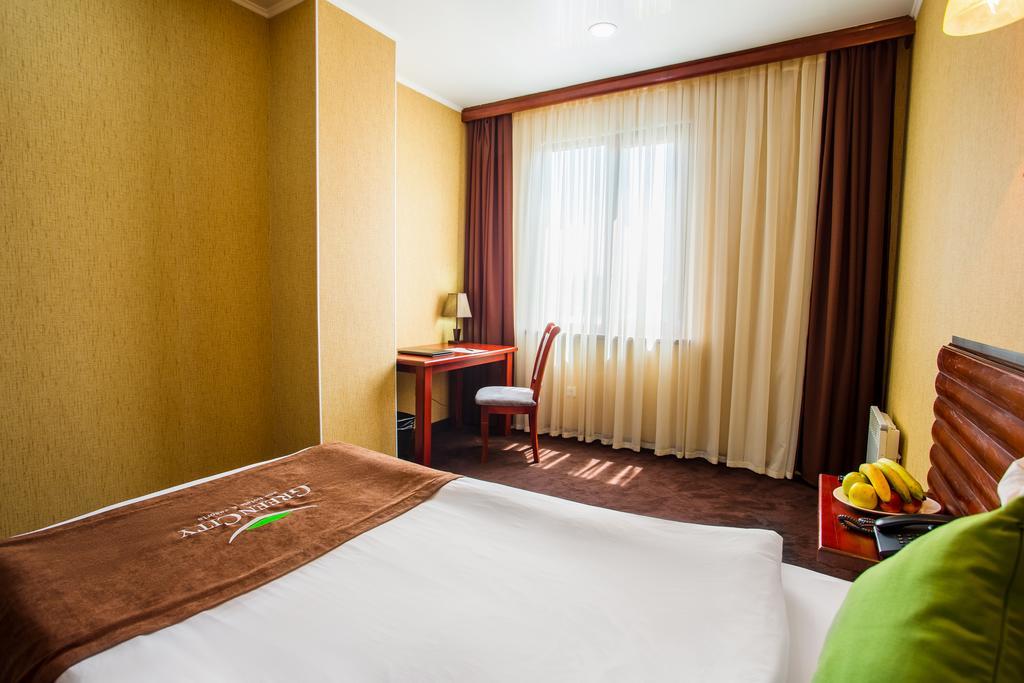 Green City Hotel Bişkek Dış mekan fotoğraf