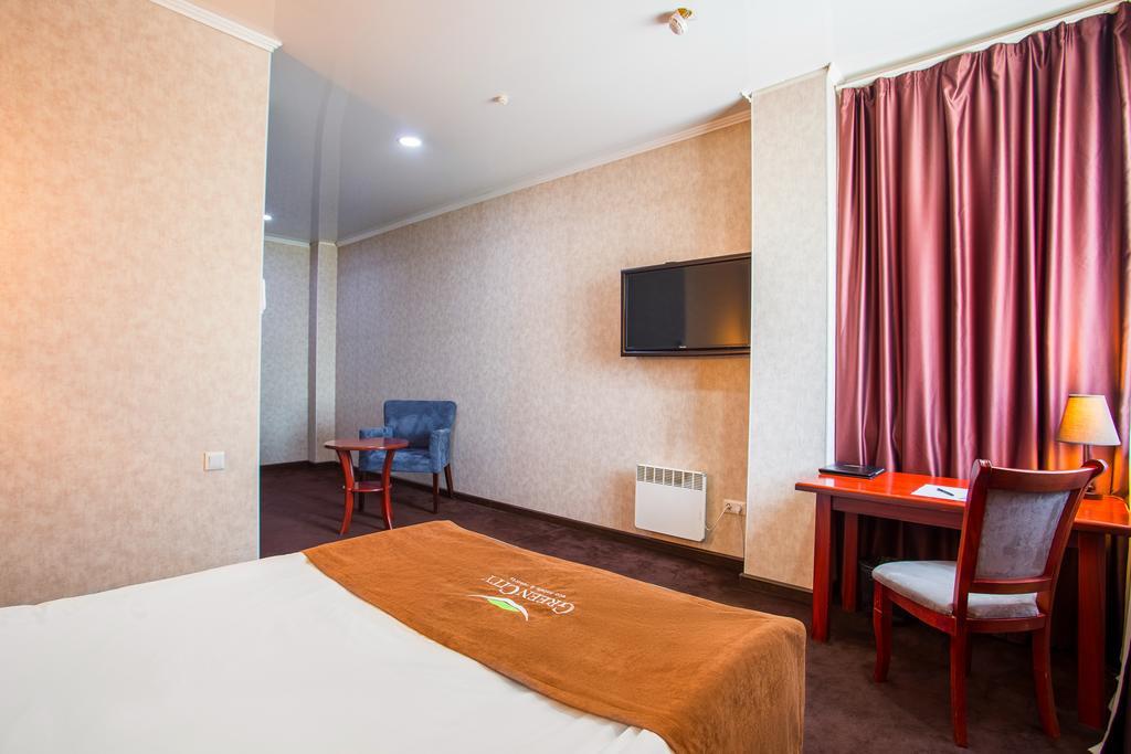 Green City Hotel Bişkek Dış mekan fotoğraf
