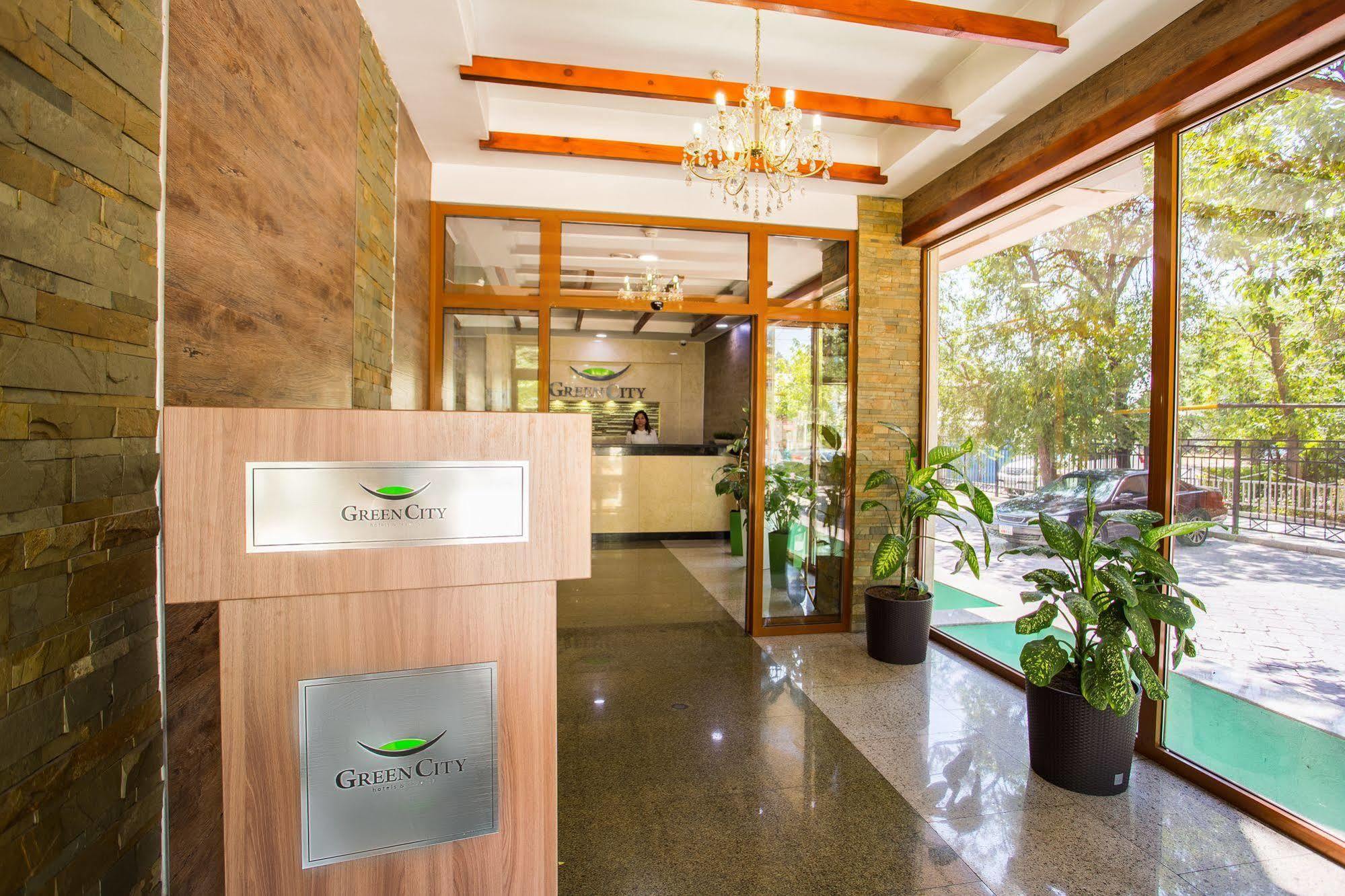 Green City Hotel Bişkek Dış mekan fotoğraf