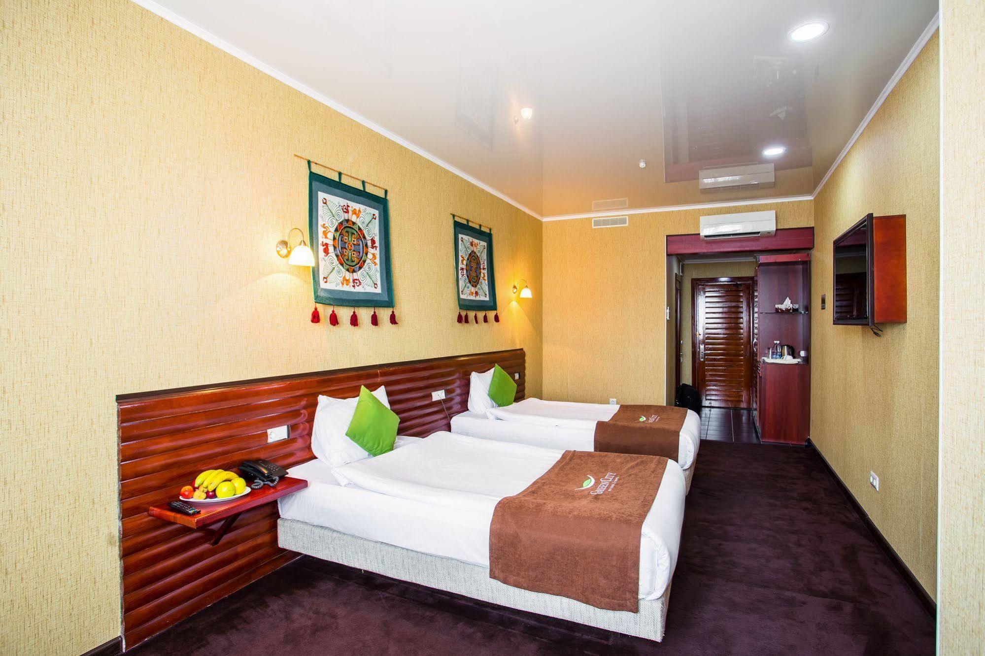 Green City Hotel Bişkek Dış mekan fotoğraf