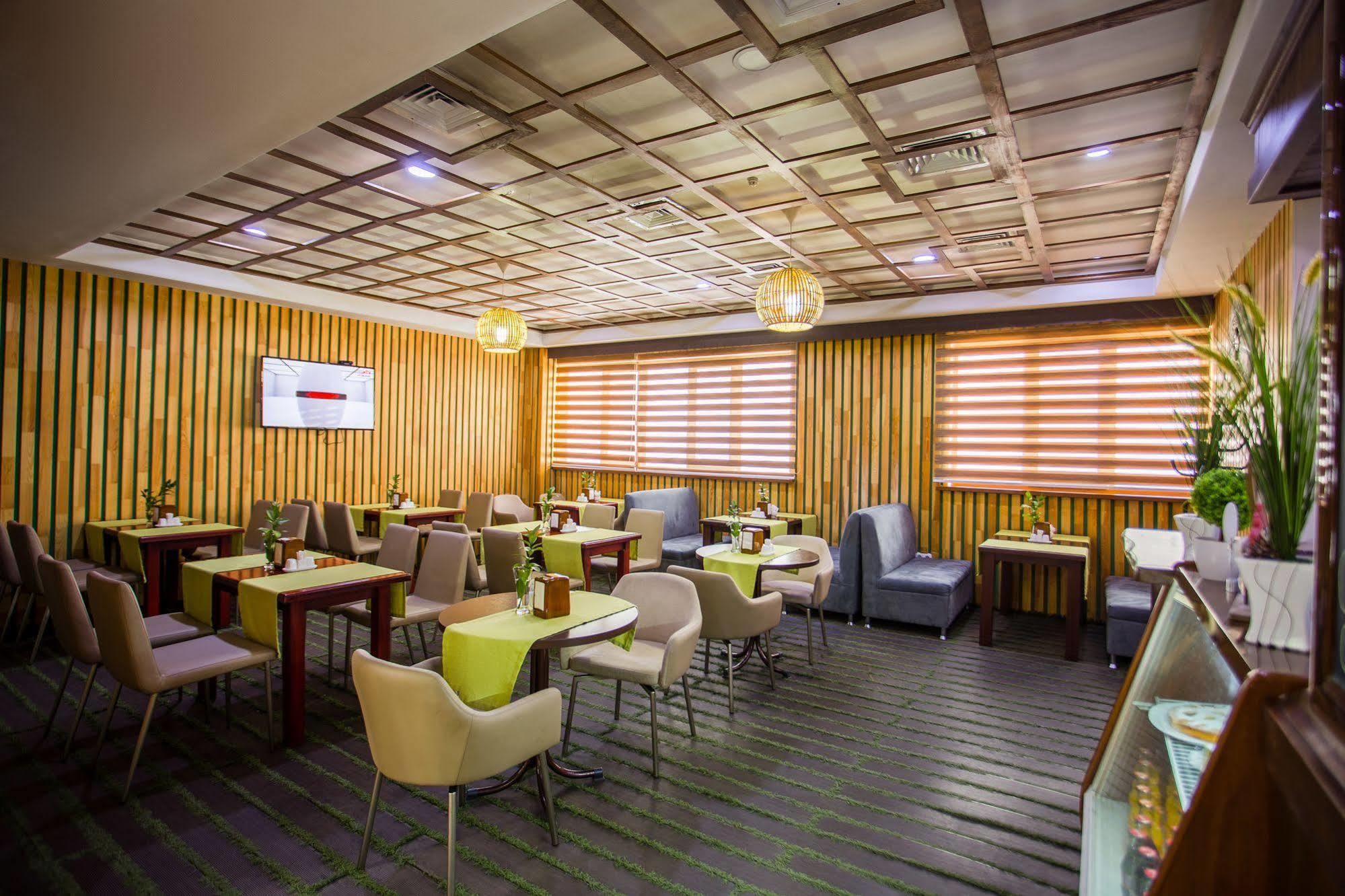 Green City Hotel Bişkek Dış mekan fotoğraf